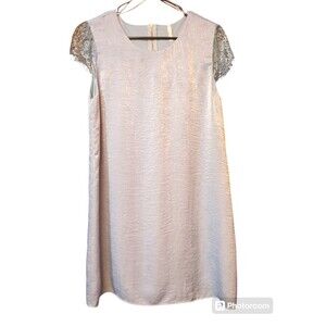 Sage Collective Womens Grey Lace Sleeve Above The Knee Fit . Med.